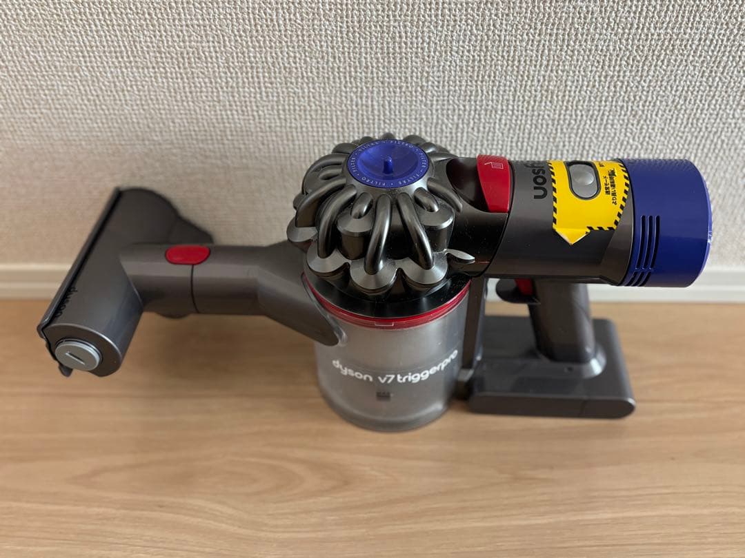 Dyson v7 triggerpro ハンディクリーナー