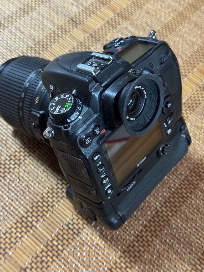 Nikon D7000 18-105mm レンズキット バッテリー2個・グリップ