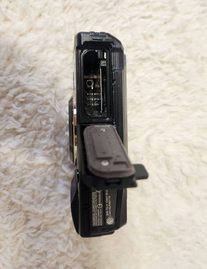 オリンパスSTYLUS TG-4 Tough レッド