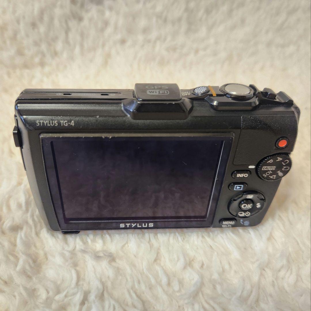オリンパスSTYLUS TG-4 Tough レッド