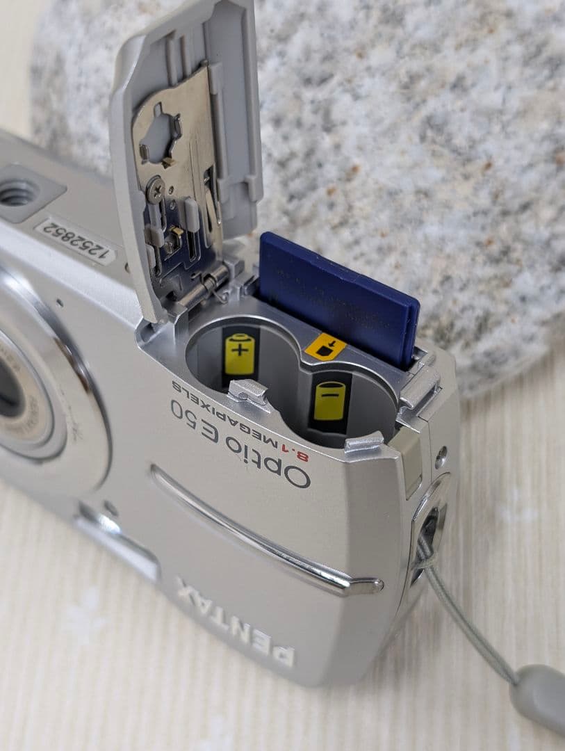 PENTAX Optio E50 8.1メガピクセル コンパクトデジタルカメラ