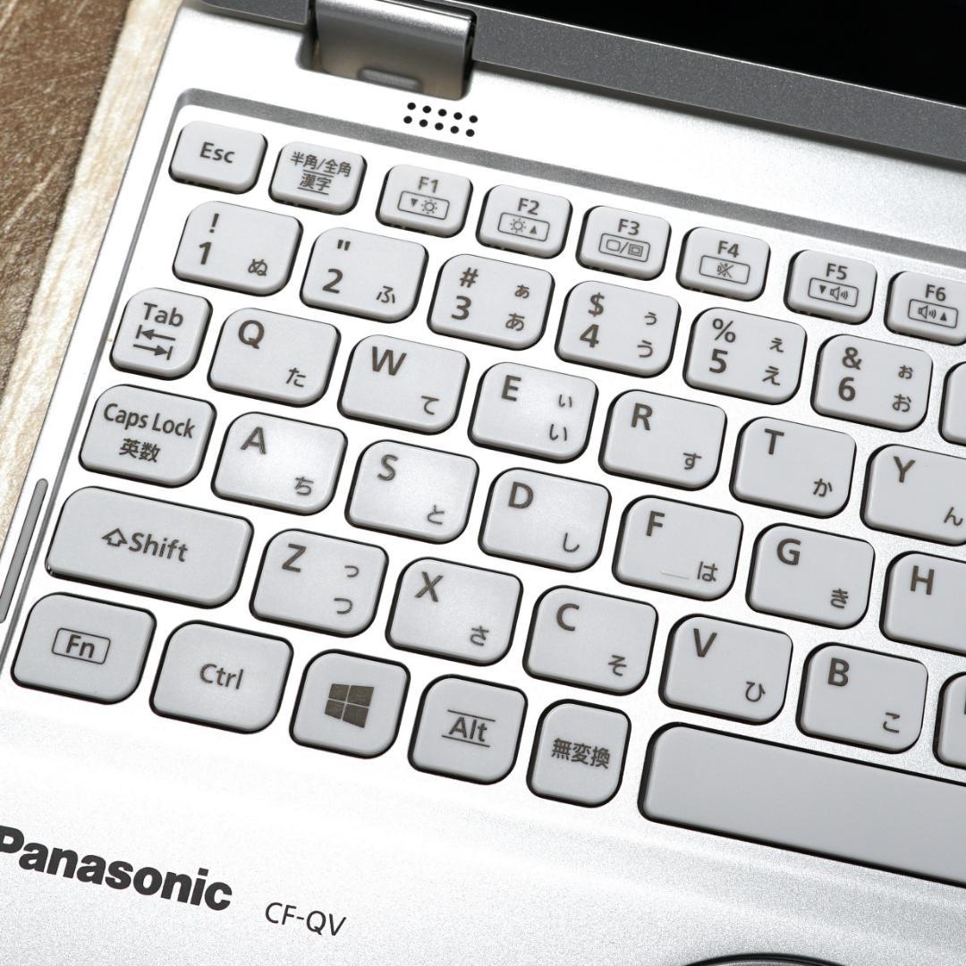 美品の日本製✨タッチパネル３Ｋ液晶で360度くるっと回る驚速の軽量コンバーチブル
