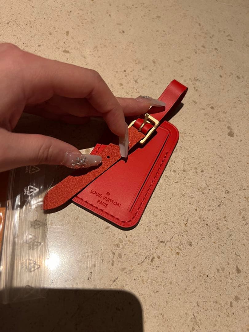 LOUIS VUITTON レザー ネームタグ レッド