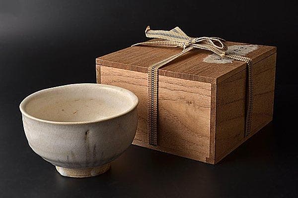 u583 茶道具　時代　古草文志野茶碗