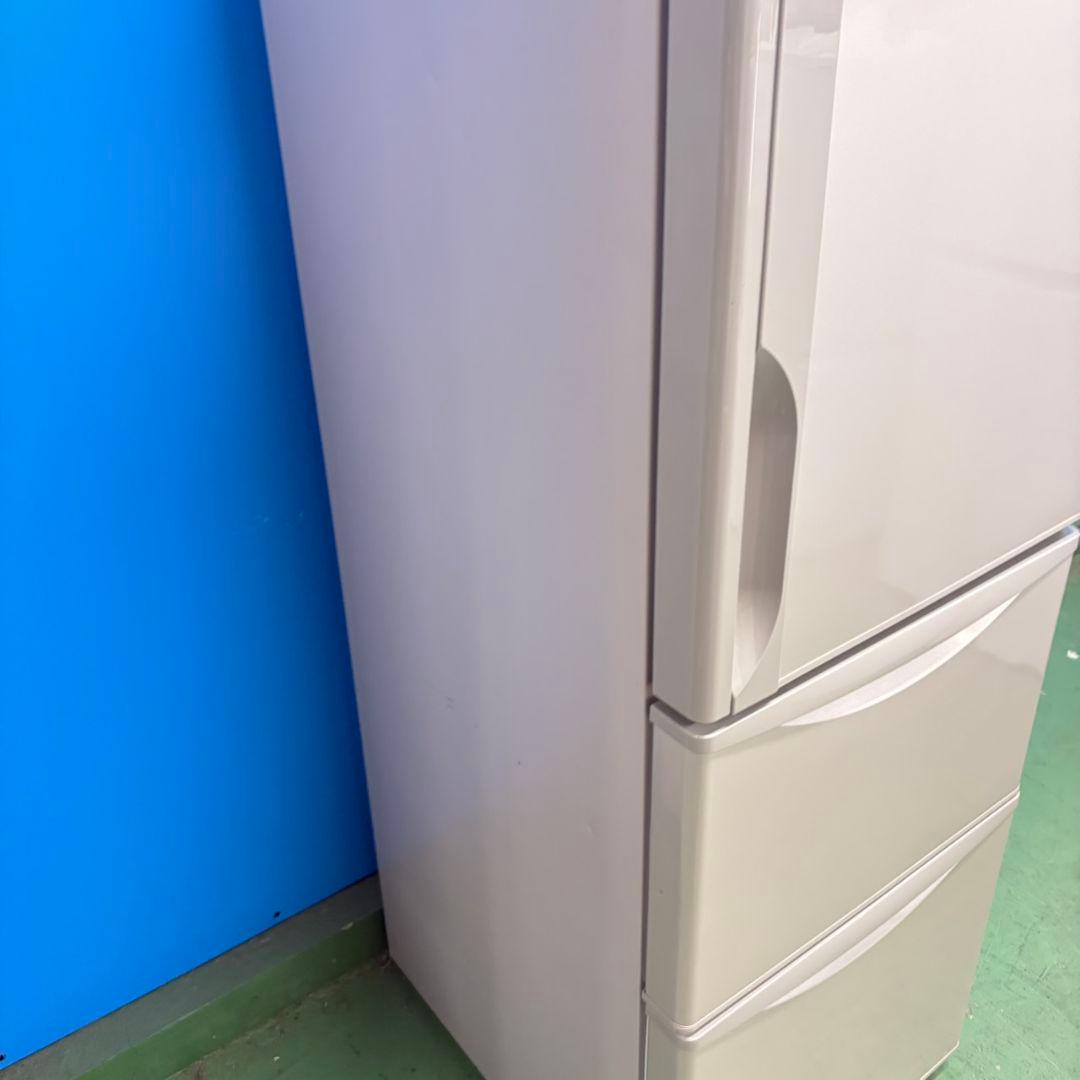 877 同棲使用の方にオススメ！！中型冷蔵庫　小型　一人暮らし　3ドア　右開き