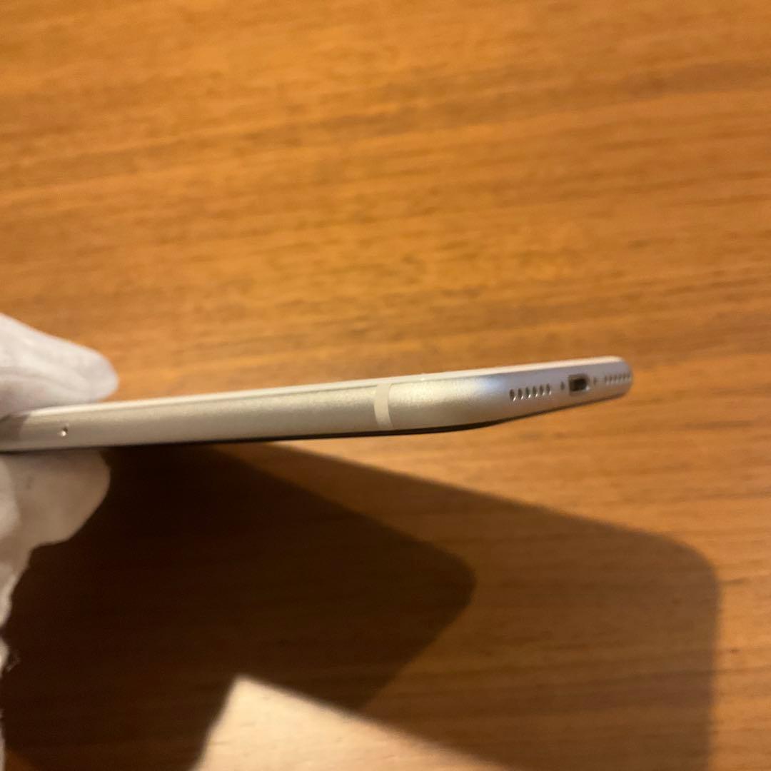 iPhoneSE (第3世代) スターライト 64GB
