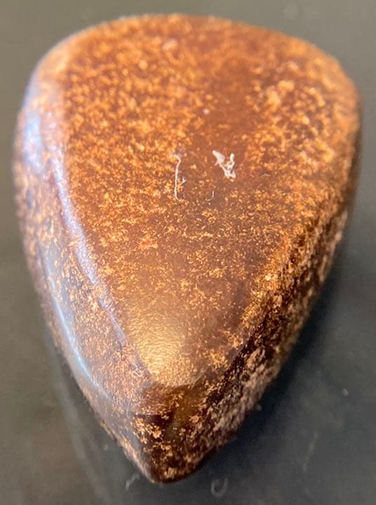 オーストラリア産巨石　天然ボルダーオパール85.45ct