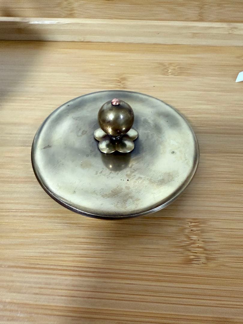 時代物　鉄瓶 浮彫りデザイン