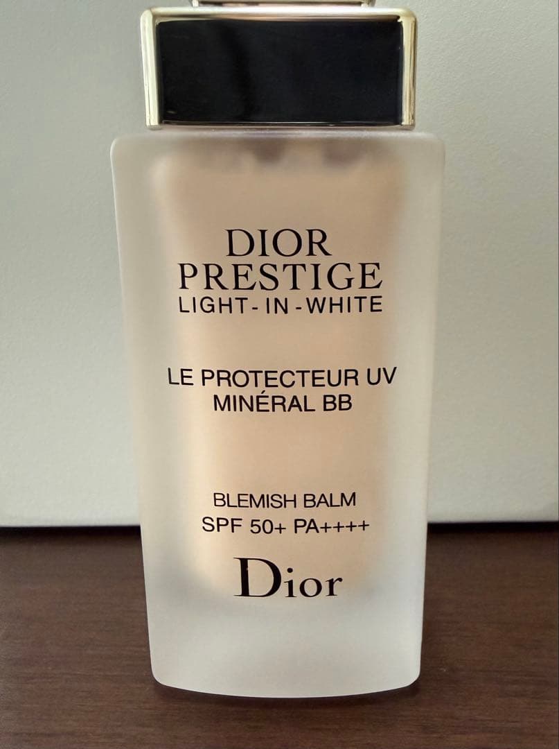 Dior プレステージホワイトルプロテクターUV ミネラルBB 00