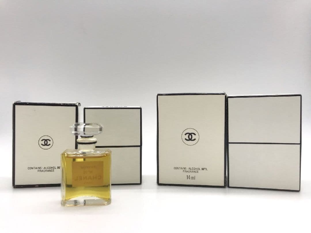 未使用 香水 シャネル CHANEL No.19パルファム14ml 7ml 2点