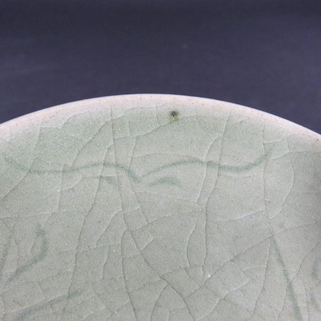 茶碗 木箱 共箱 青磁 貫入 草文 茶の湯 抹茶碗 茶器 茶道具