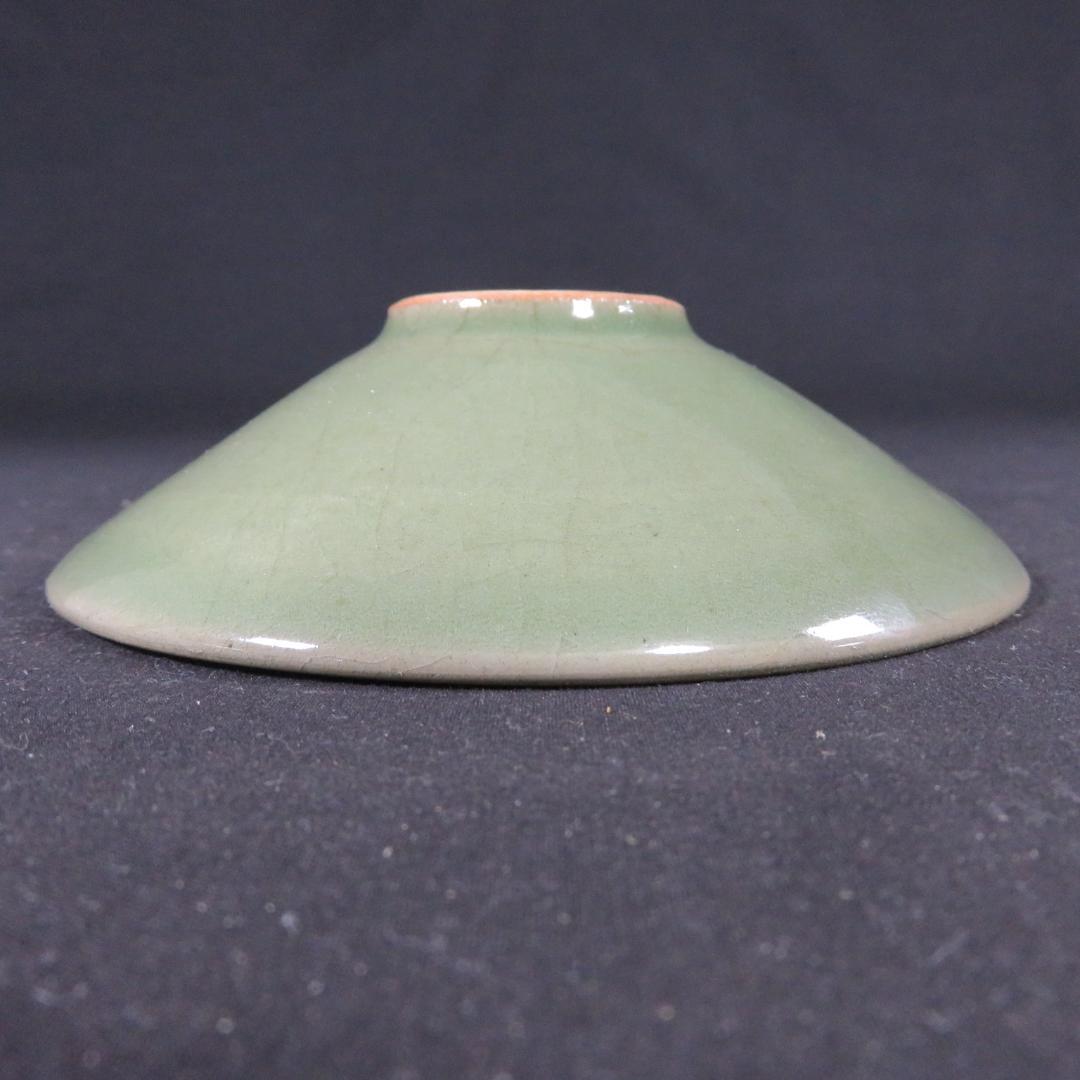 茶碗 木箱 共箱 青磁 貫入 草文 茶の湯 抹茶碗 茶器 茶道具