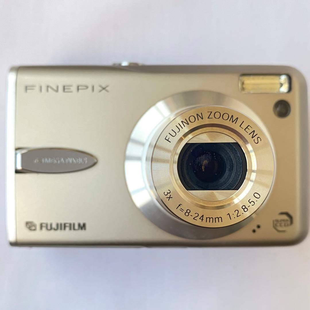 富士フイルム FinePix F30 シルバー デジカメ 中古 動作確認済み