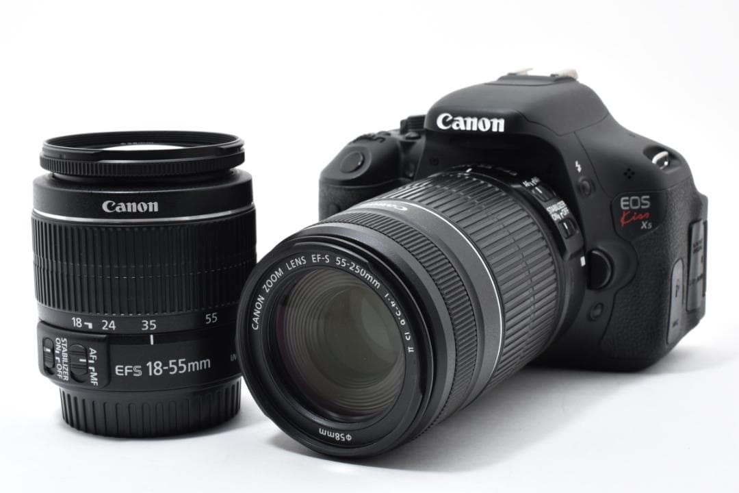 ＜1108＞ほぼ新品 Canon EOS Kiss X5 Wズーム