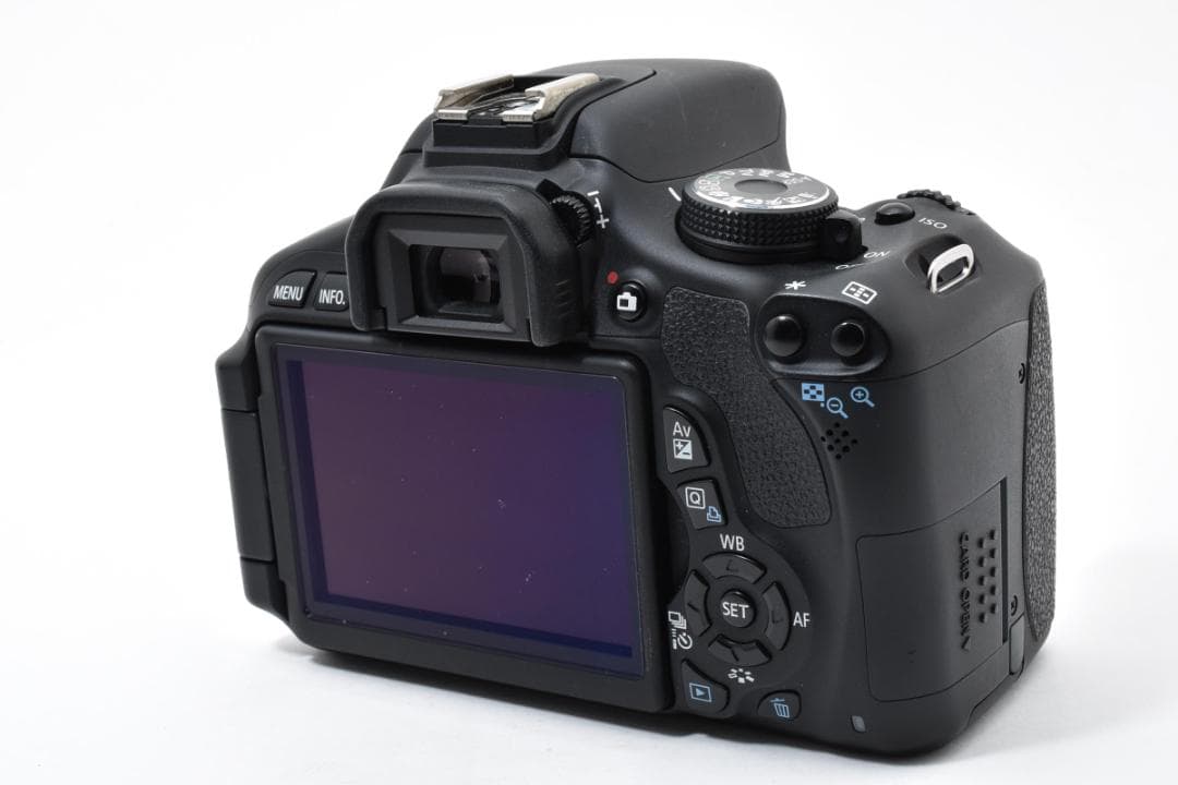 ＜1108＞ほぼ新品 Canon EOS Kiss X5 Wズーム
