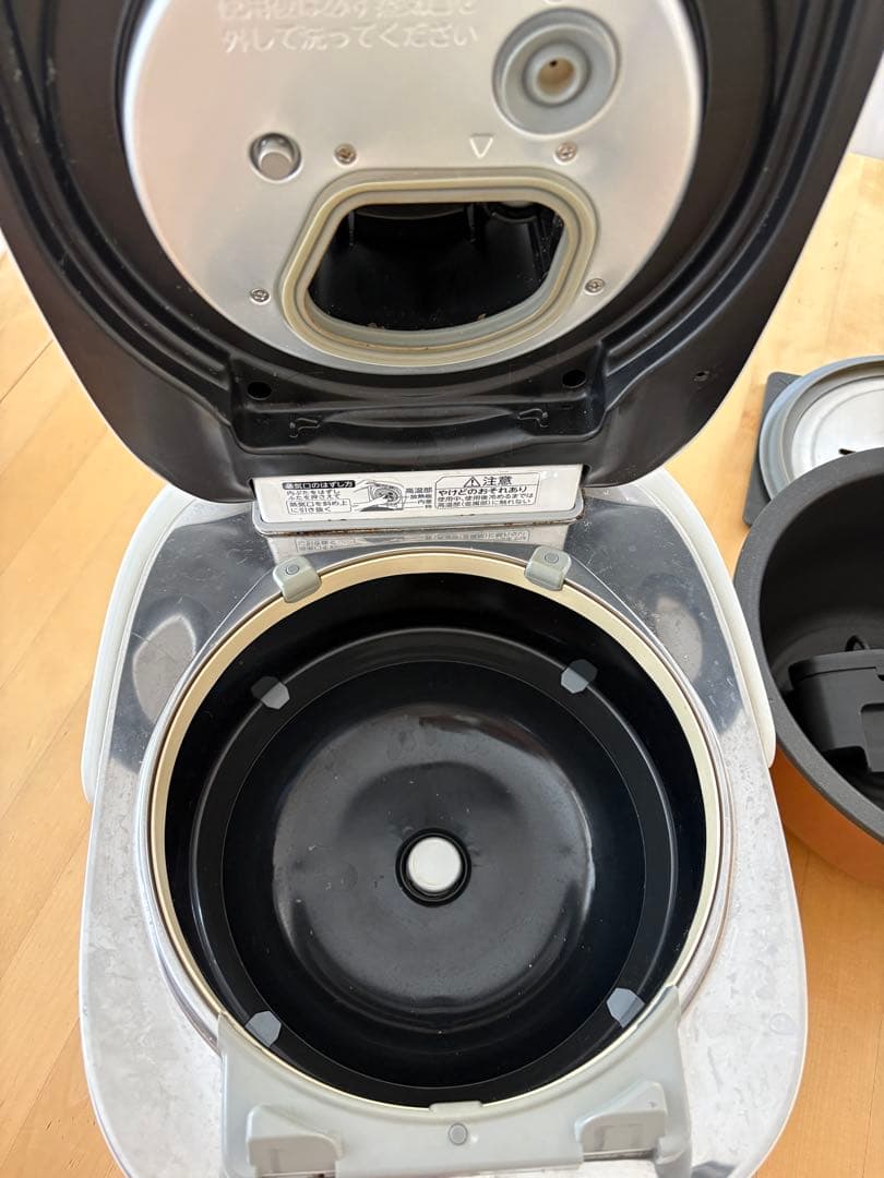 TOSHIBA 真空圧力IH炊飯器 RC-10VST ジャンク品