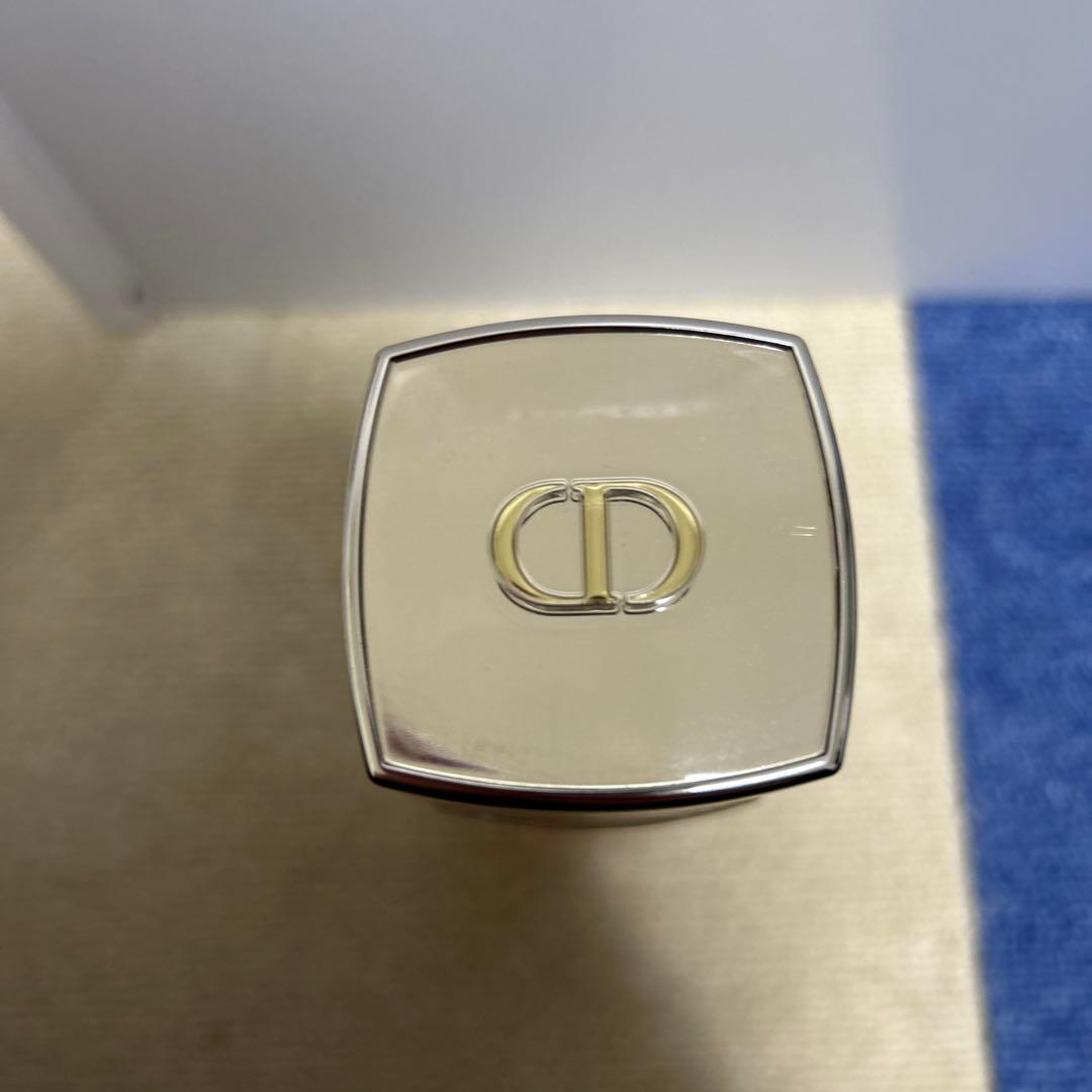 Dior プレステージ　マイクロローションドローズ