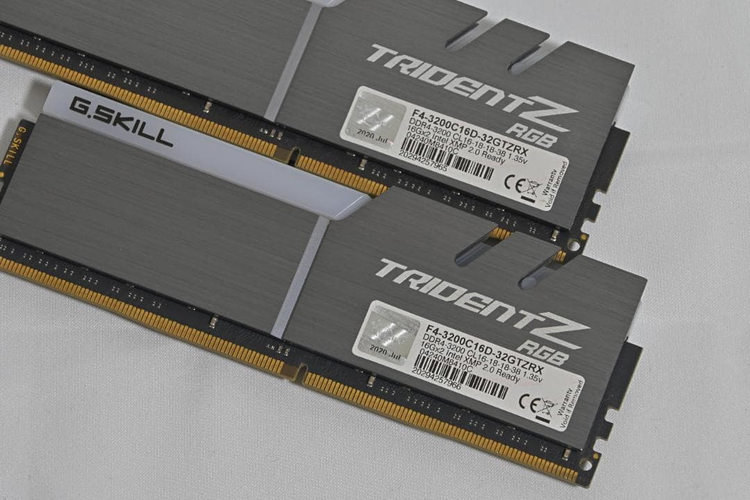 F4-3200C16D-32GTZRX DDR4 16GB 2枚組 32GB