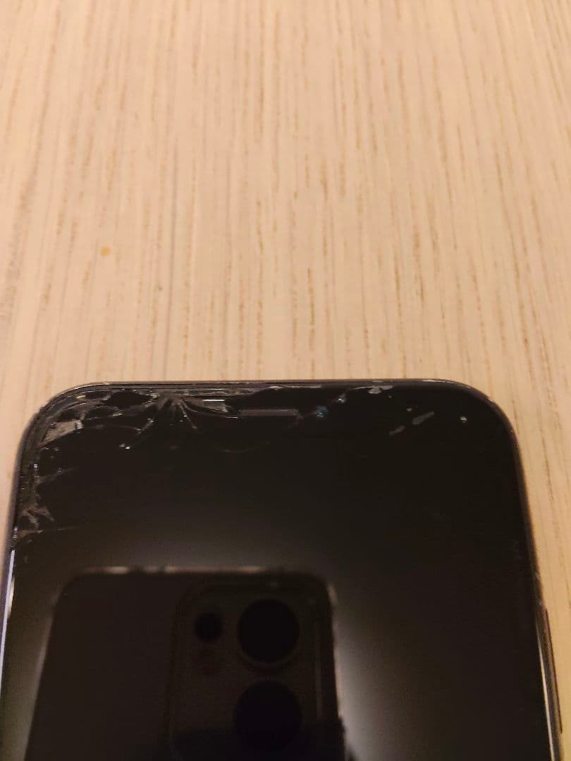 Apple iPhone XR ブラック 画面にひびあり