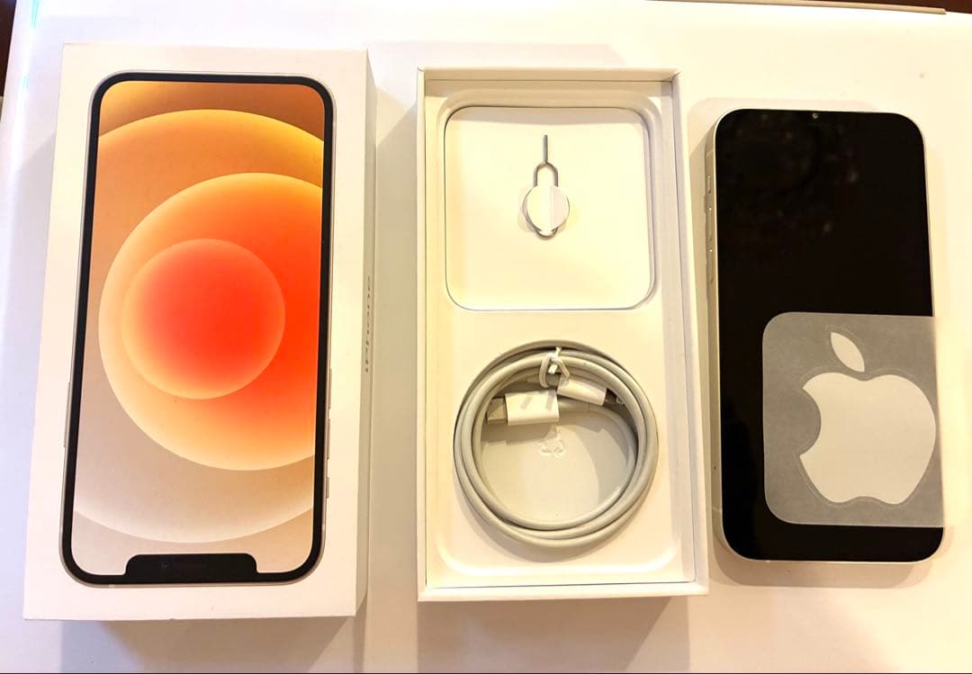 Apple iPhone 12 ホワイト本体　美品