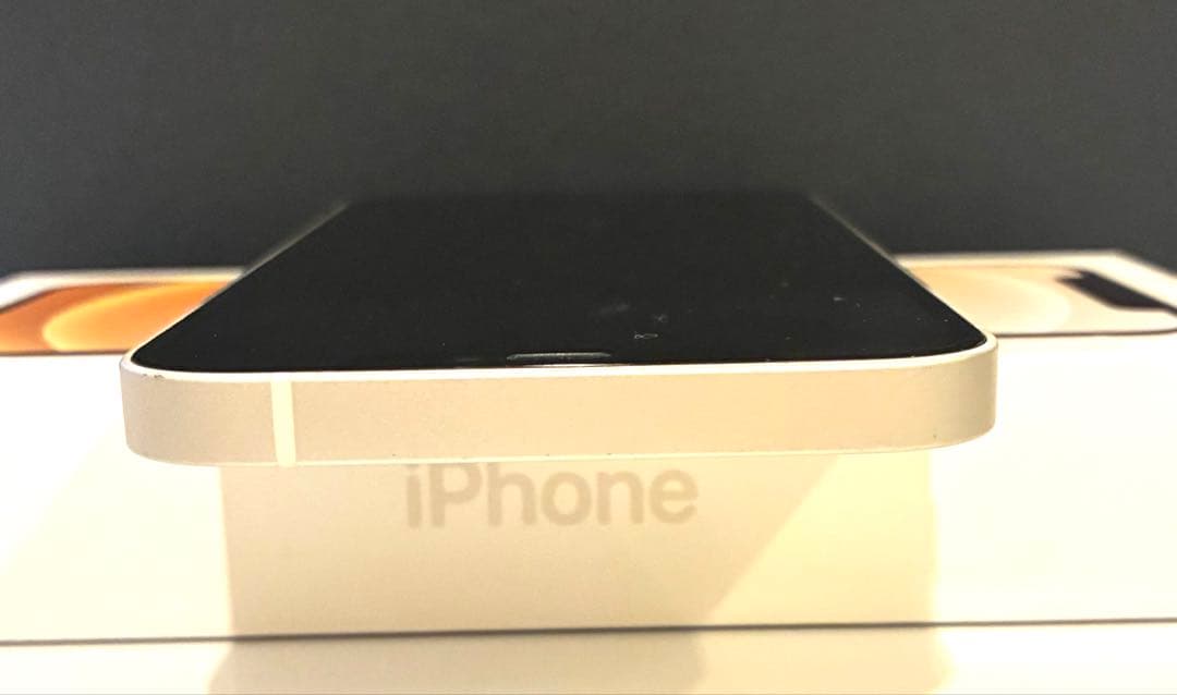 Apple iPhone 12 ホワイト本体　美品