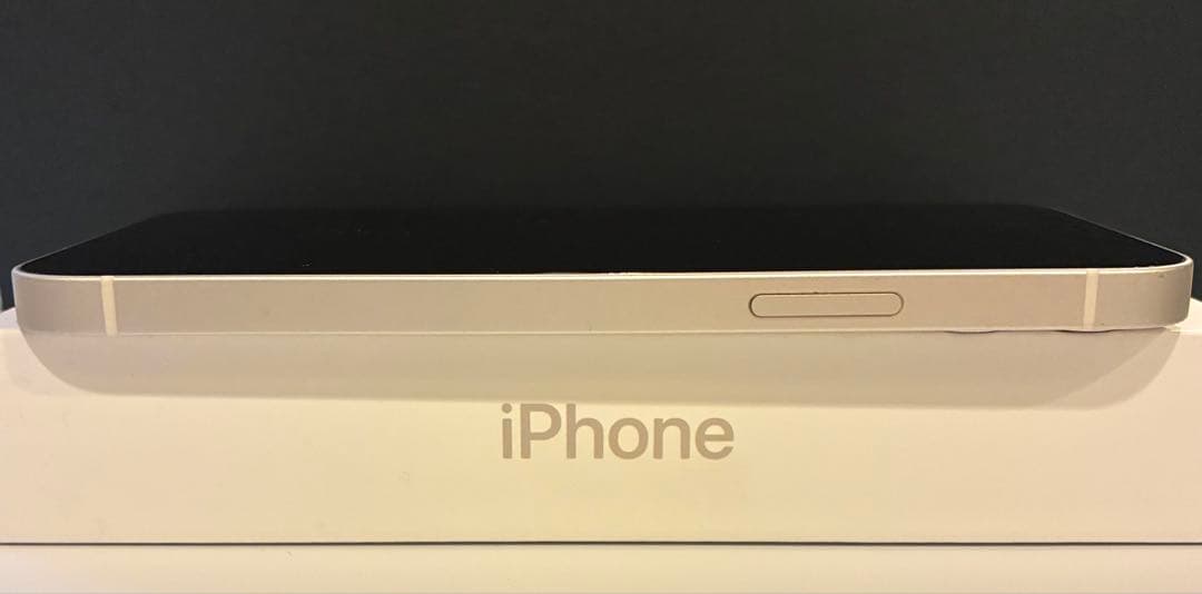 Apple iPhone 12 ホワイト本体　美品