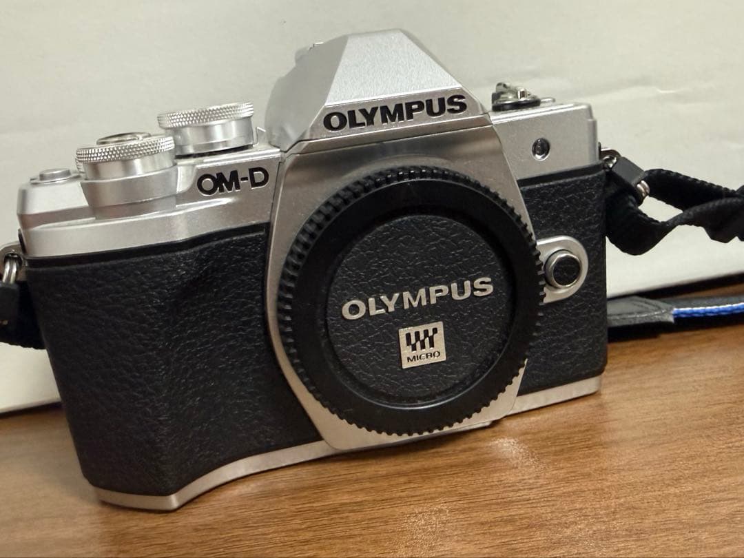 OLYMPUSOM-D E-M10 Mark IIIEZダブルズームセット訳あり