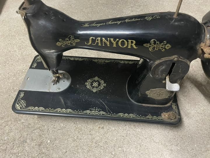 アンティーク ミシン 昭和レトロ レトロ 黒 アンティークミシン Sanyor