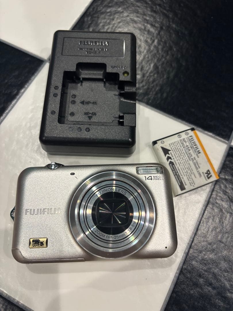 FUJIFILM 14メガピクセル コンパクトデジタルカメラ JX280