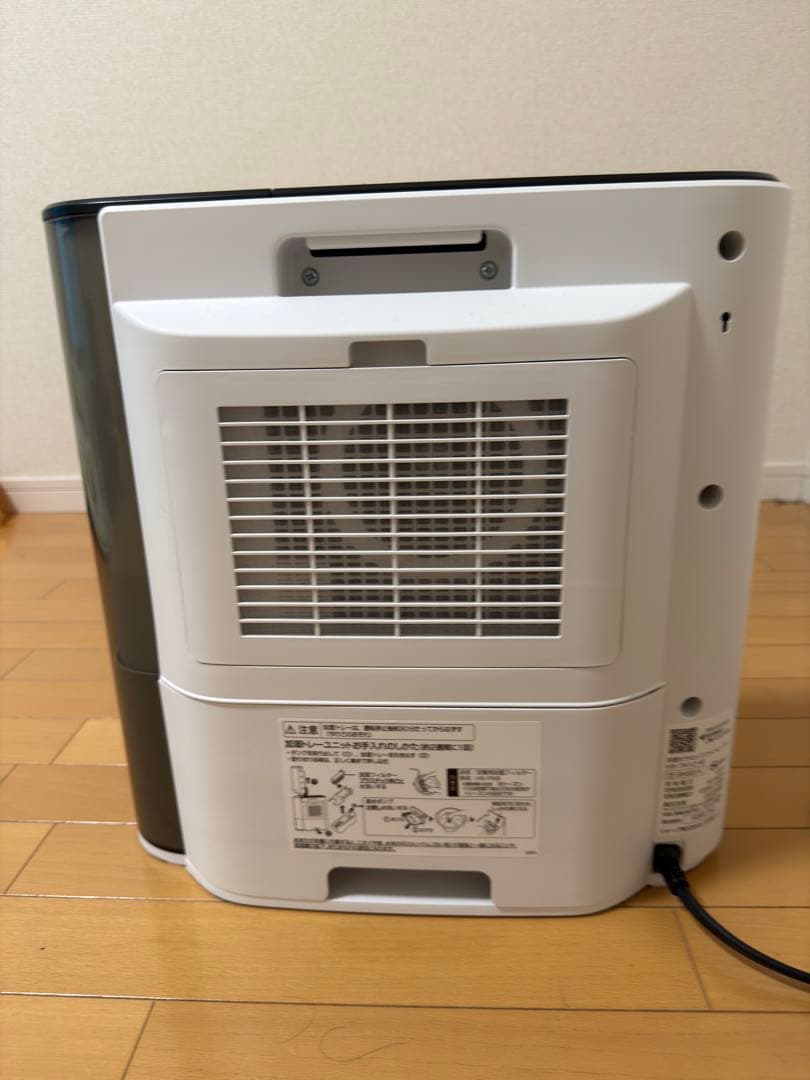 SHARP セラミックファンヒーター HX-TK12-W