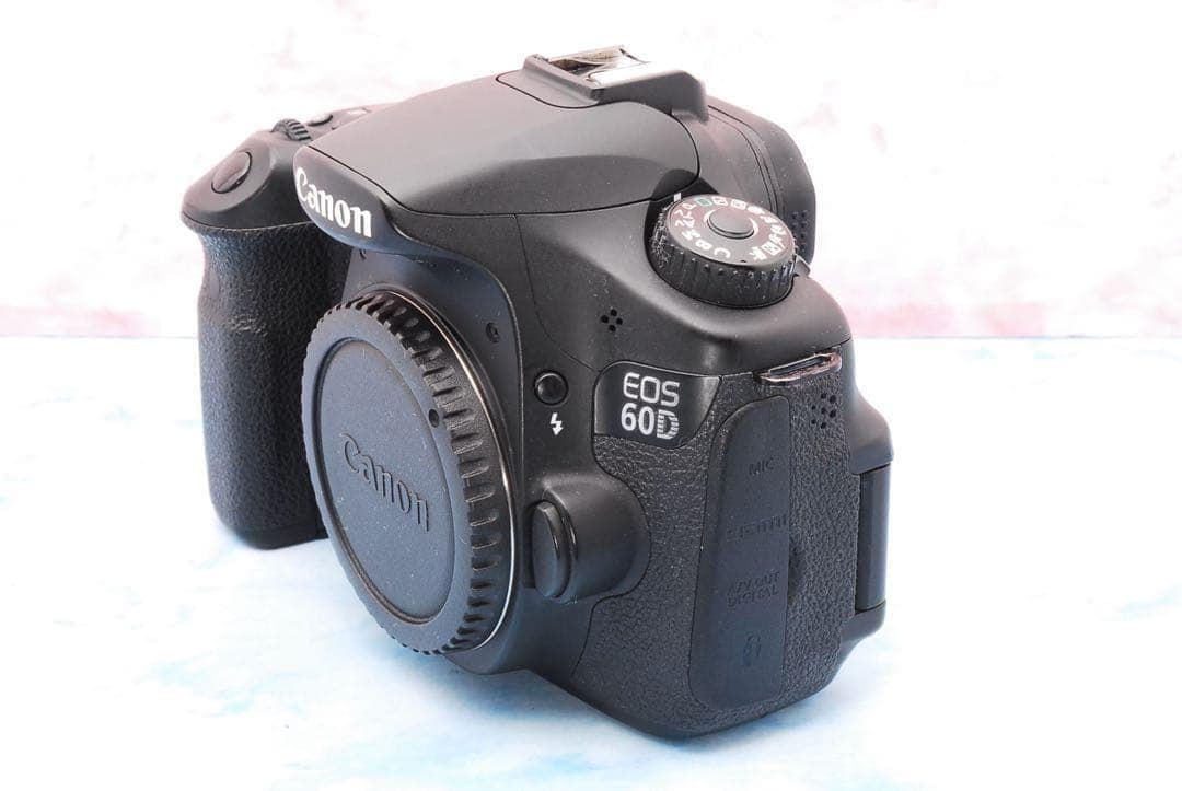 キャノン EOS 60D▪️一眼レフカメラ▪️バッグ付▪️超望遠レンズ付