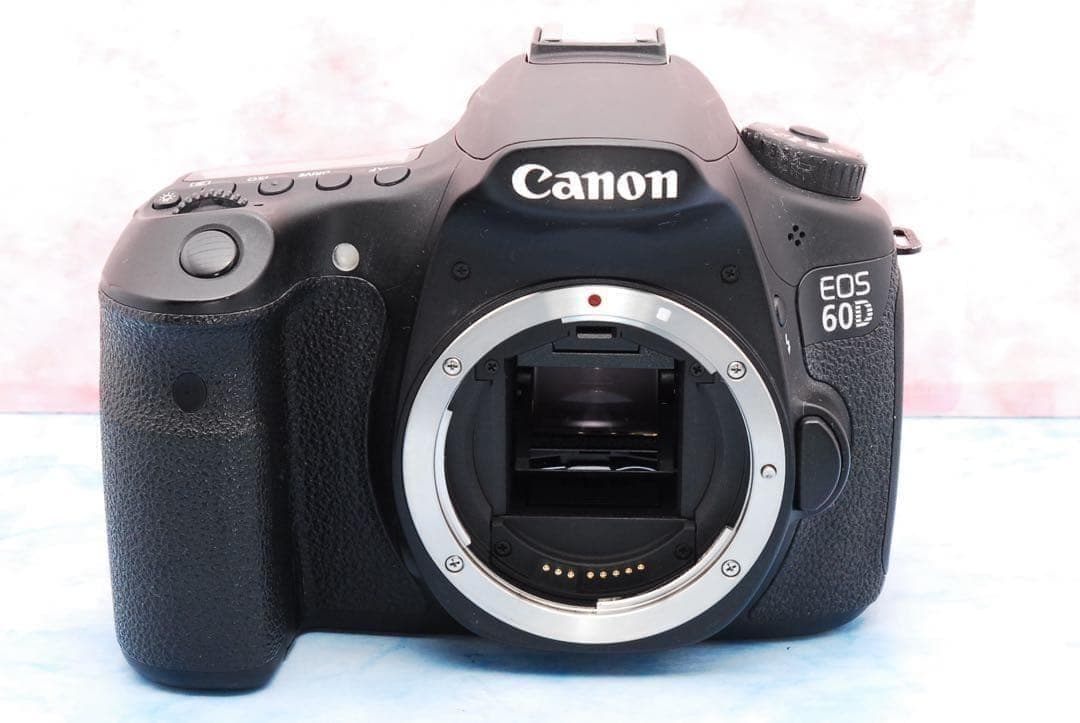 キャノン EOS 60D▪️一眼レフカメラ▪️バッグ付▪️超望遠レンズ付