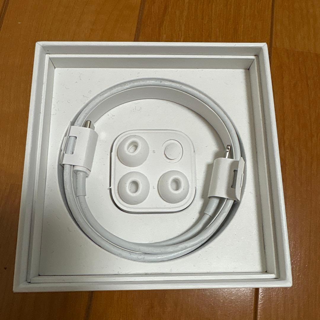 m*n様 AirPods pro 第1世代（充電:ライトニング）