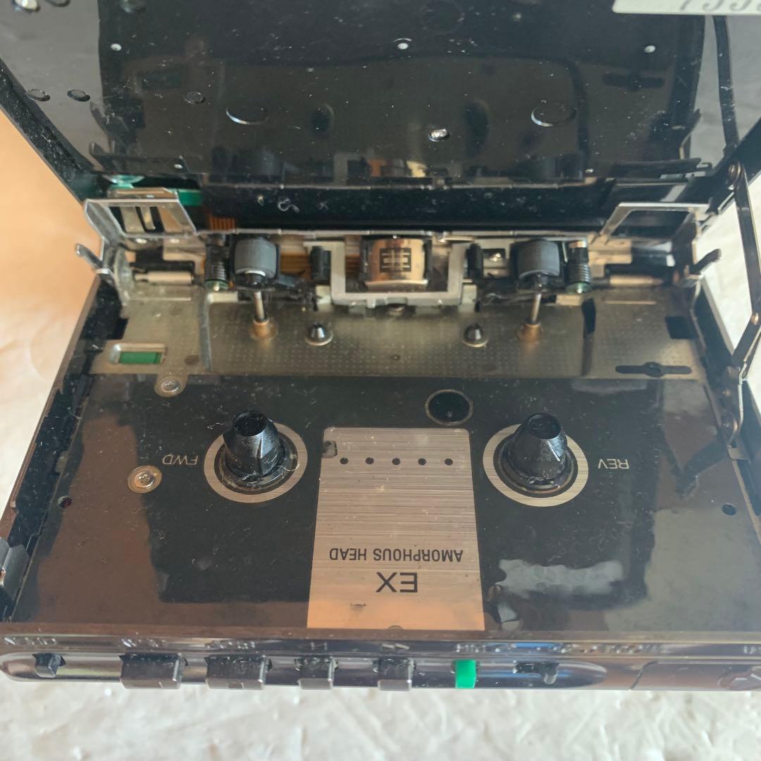 ジャンク ソニー SONY WM-F180 ウォークマン 壊れています