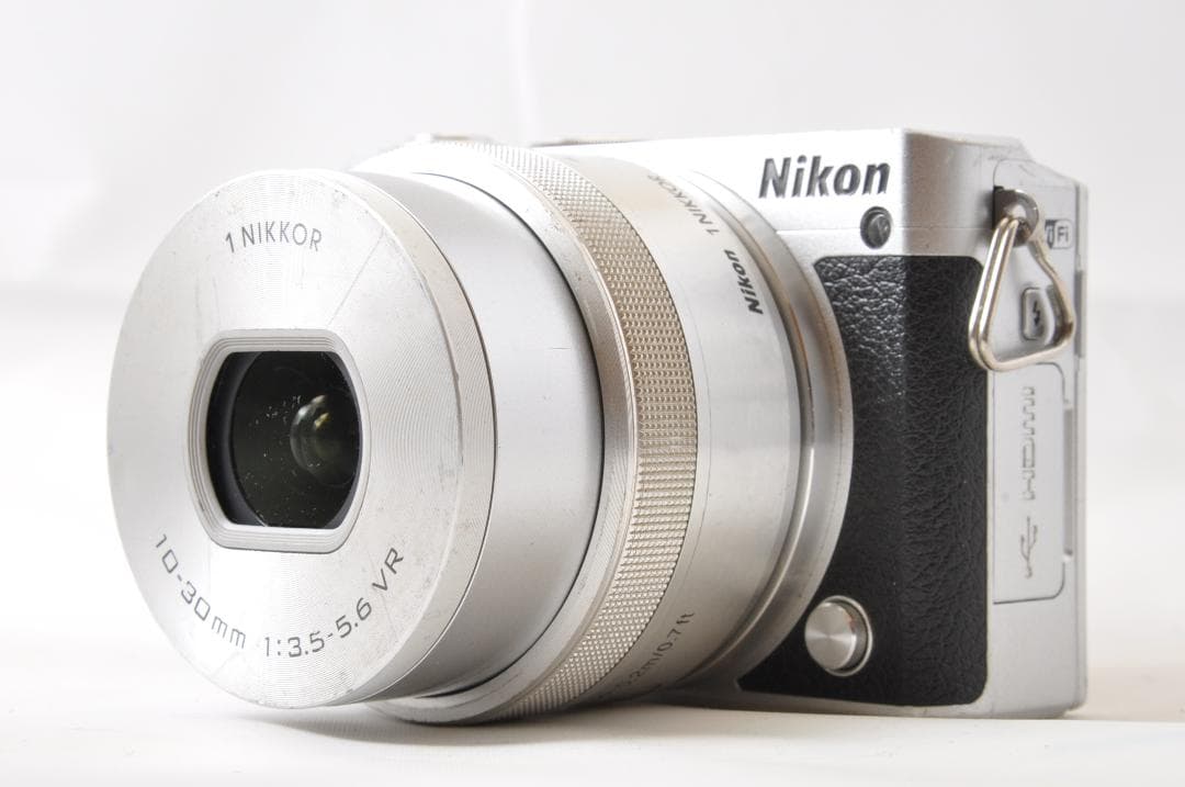 ■ 美品 ■ ニコン　Nikon 1 J5 レンズキット ≪16GBカード付≫