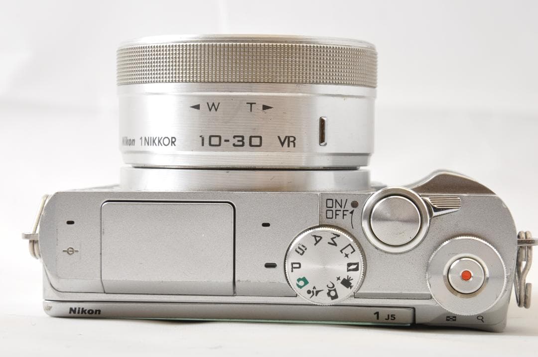 ■ 美品 ■ ニコン　Nikon 1 J5 レンズキット ≪16GBカード付≫