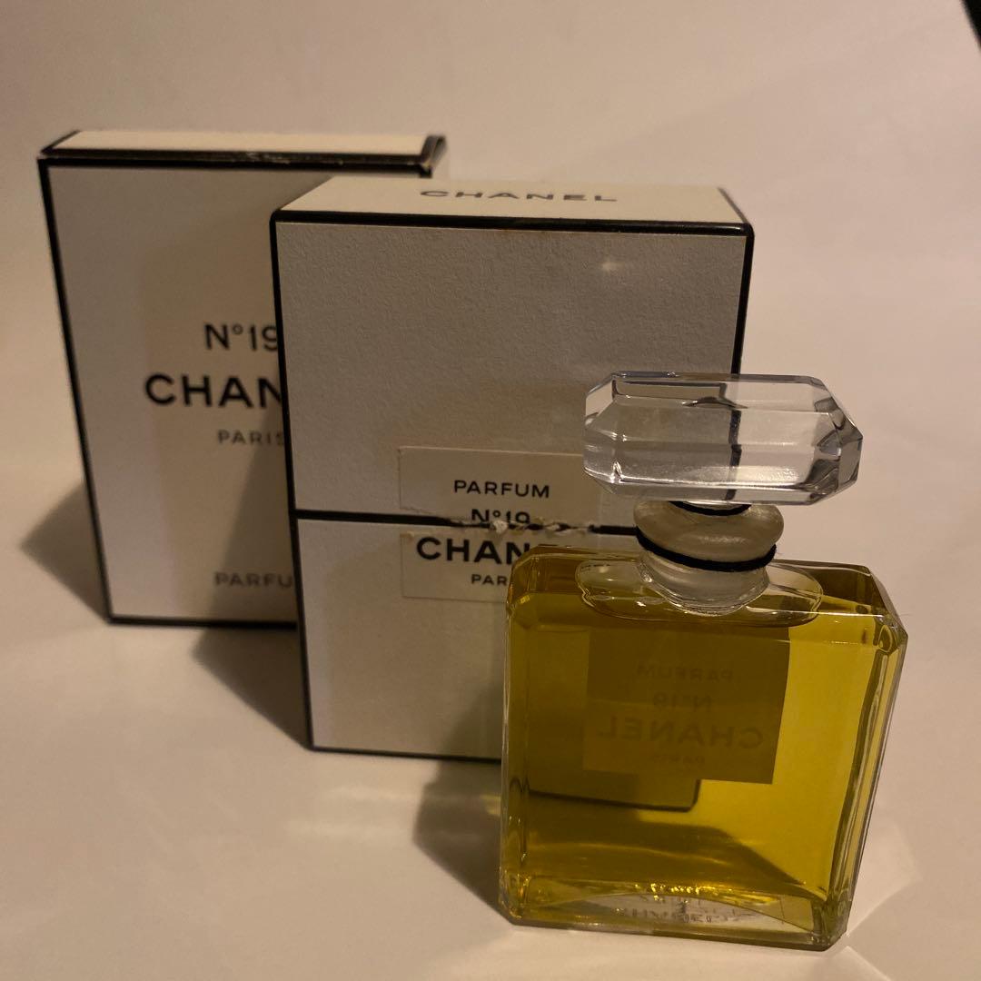 CHANEL N°19 パルファム