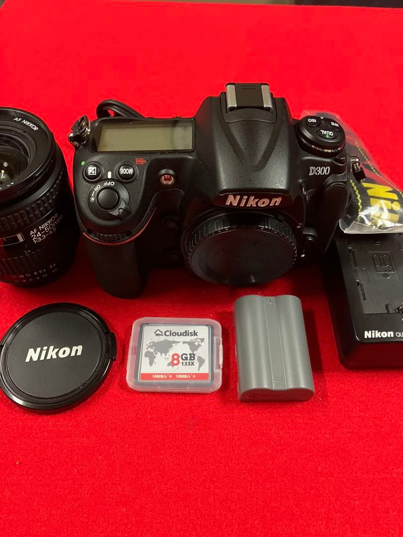 衝撃　決算最終値下げ！これが美品 Ｄ300Ｓ数1700回 24-50mmズ-ム