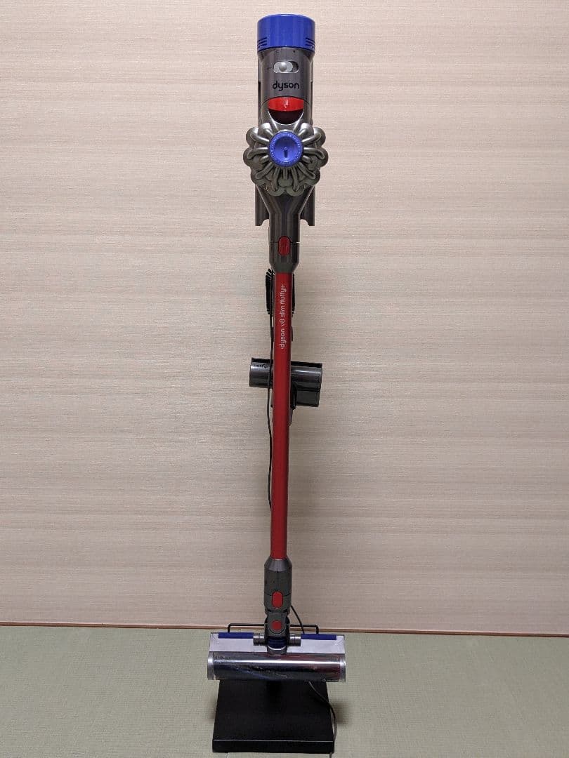 【スタンド付】Dyson V8 Slim Fluffy
