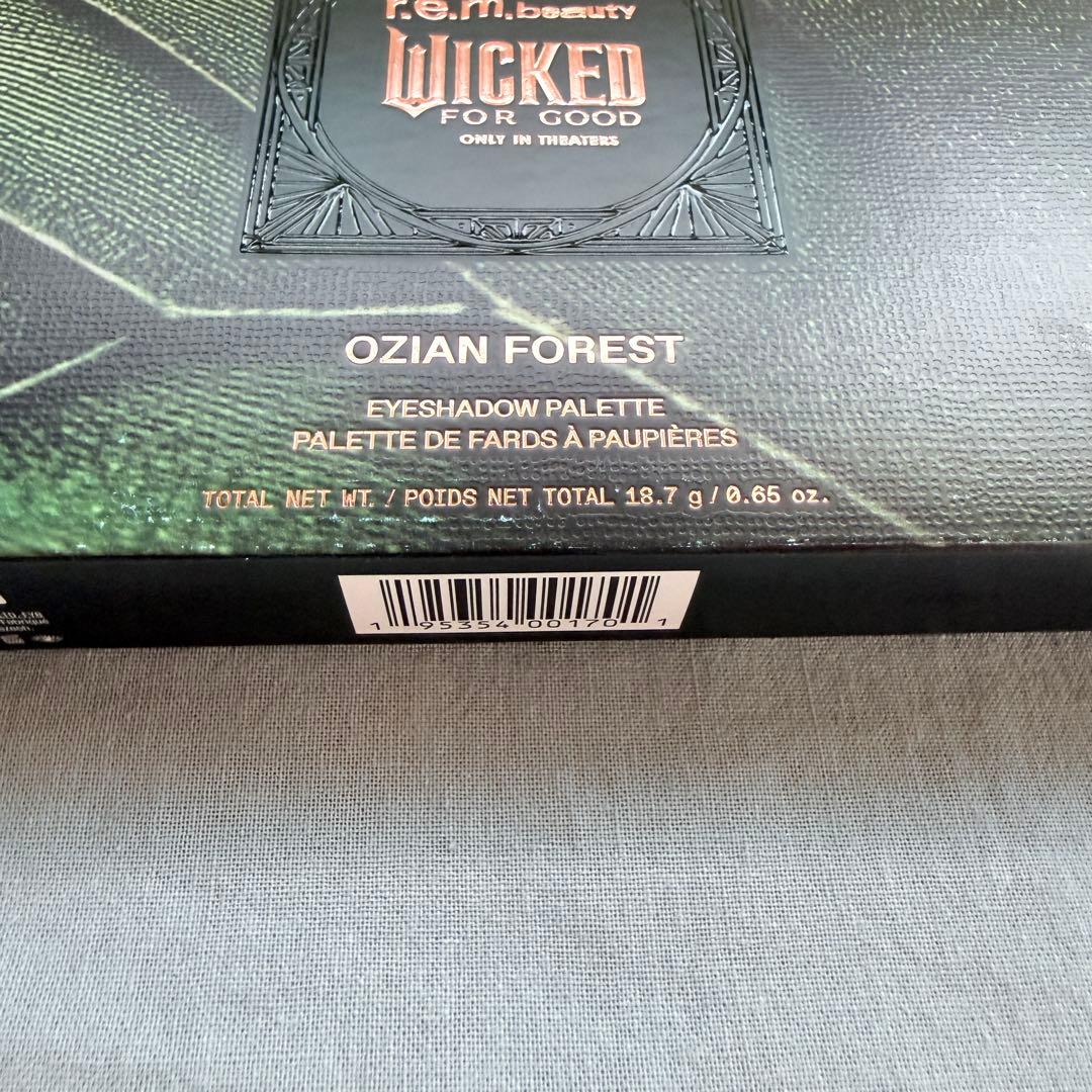 r.e.m.beauty Wicked For Good アイシャドウ パレット