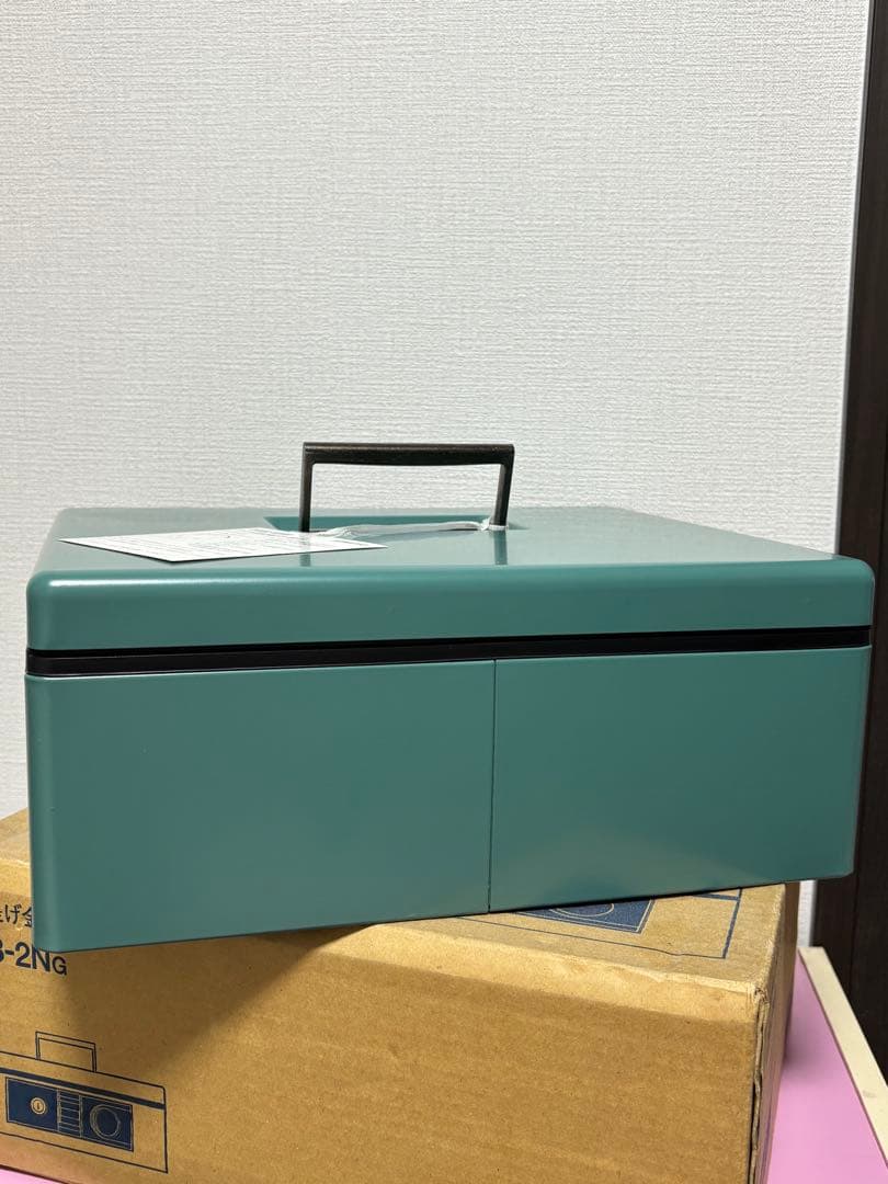 レトロ金庫【未使用】金属製緑色キャッシュボックス