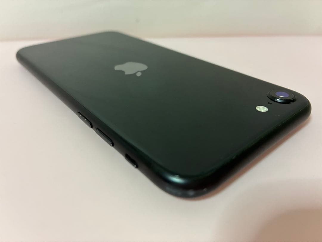 iPhone SE 第2世代 64GB ブラック SIMフリー【箱・付属品あり】