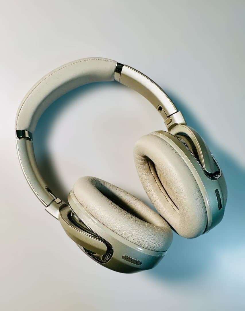 JBL ワイヤレスオーバーヘッドホン　TOUR ONE M2　美品です