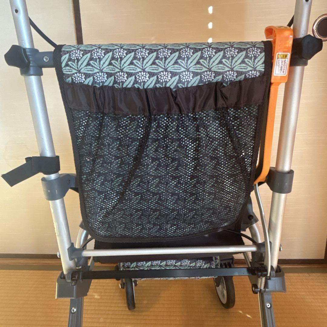 キャリースルーンN シルバーカー マキテック 手押し車 歩行器　フラワーブラウン