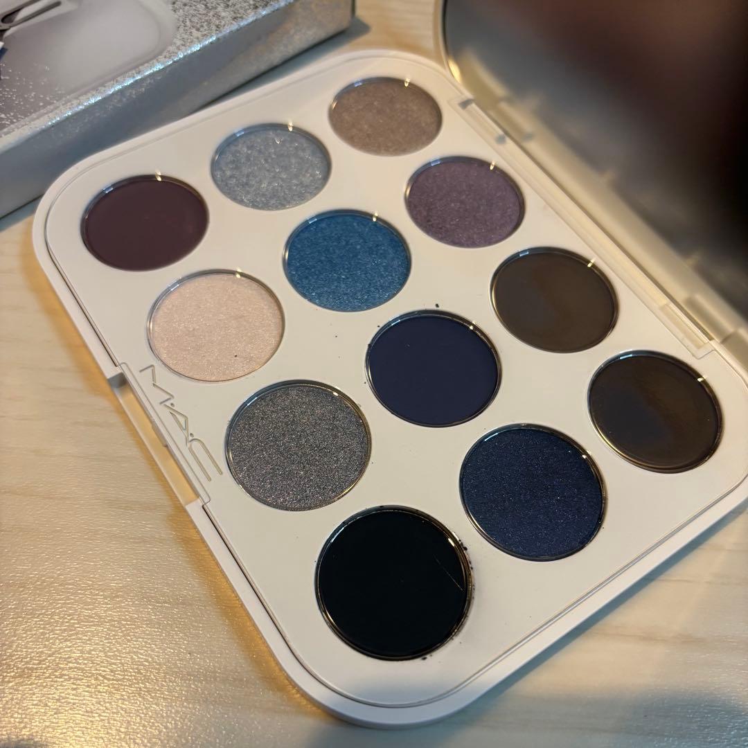 新品　MAC アイシャドウパレット 限定品　ホリデー　マック