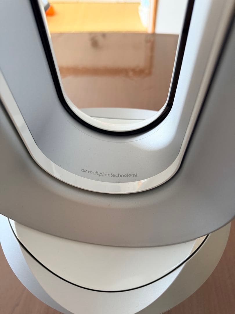 Dyson 空気清浄機能付ファンヒーターHP03