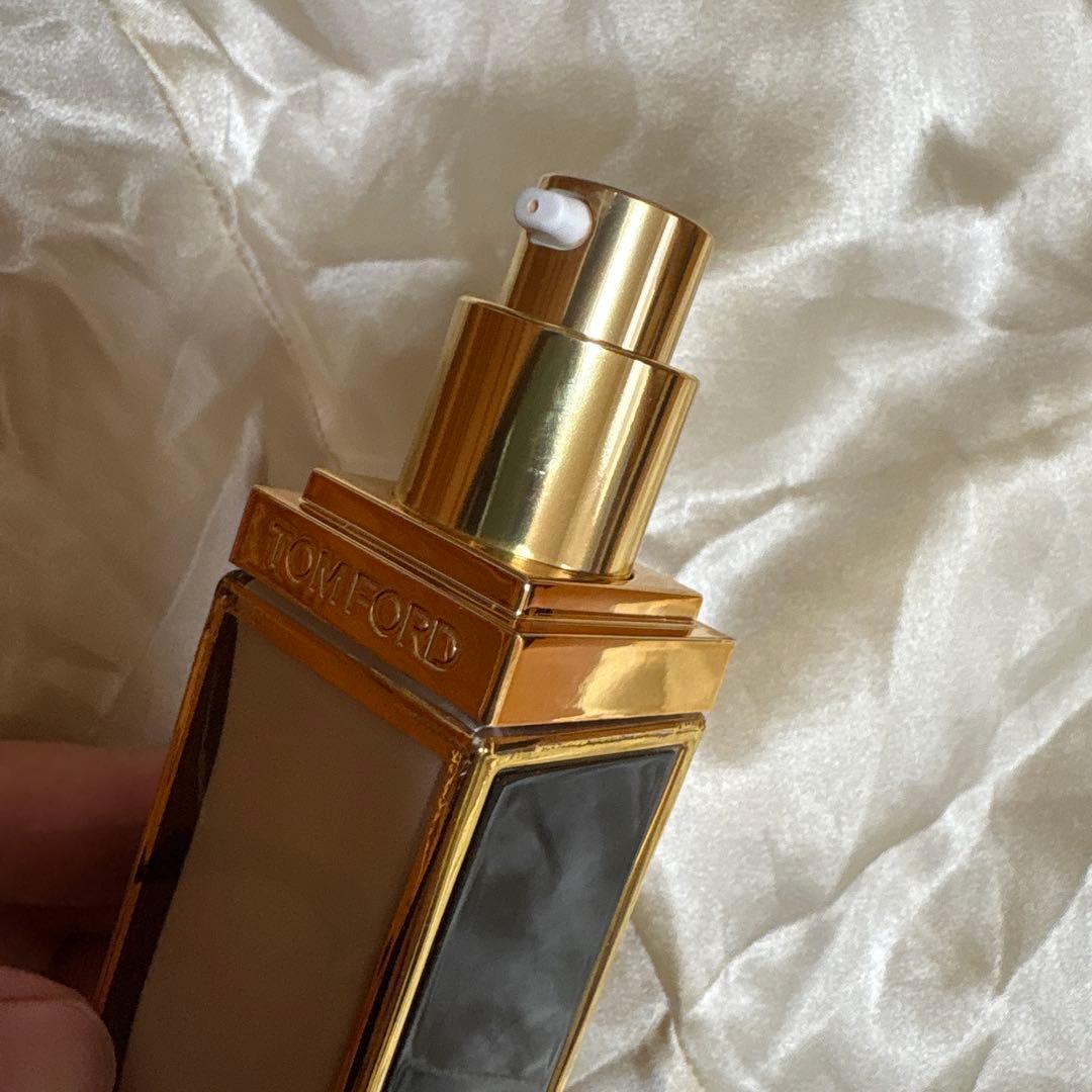 TOM FORD ラディアンス リキッドファンデーション 30ml