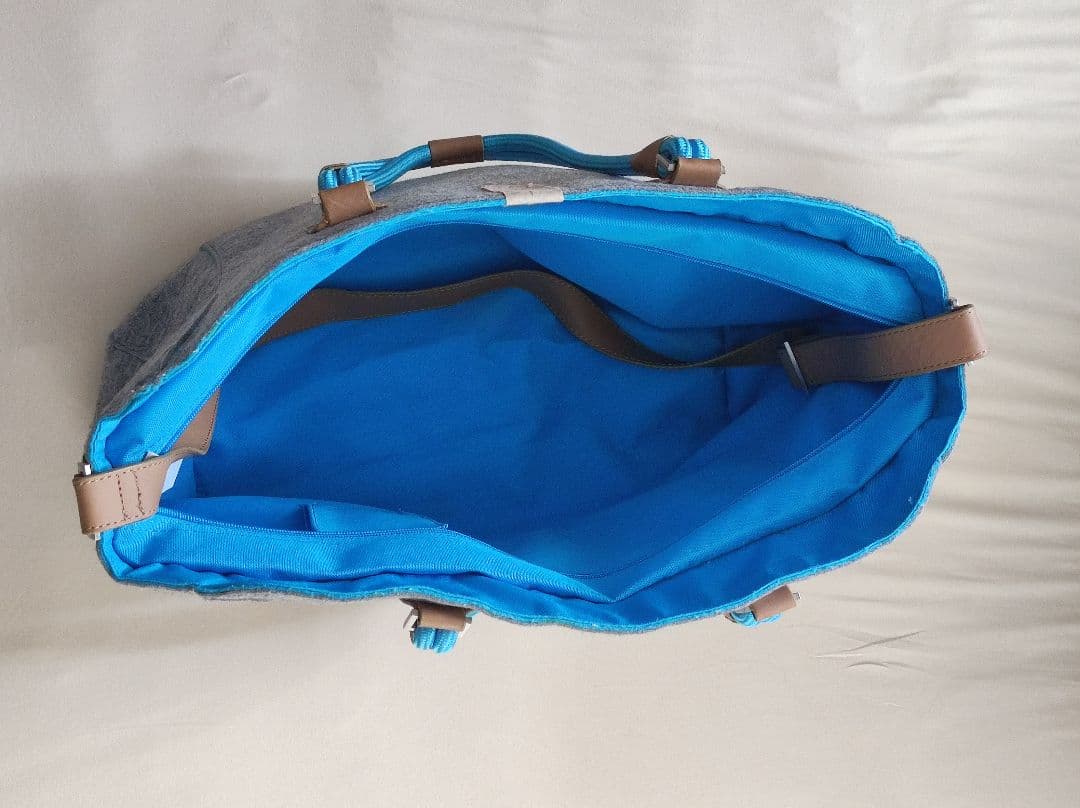 ＢＭＷ 『i』販促 フェルト地のBIGBAG