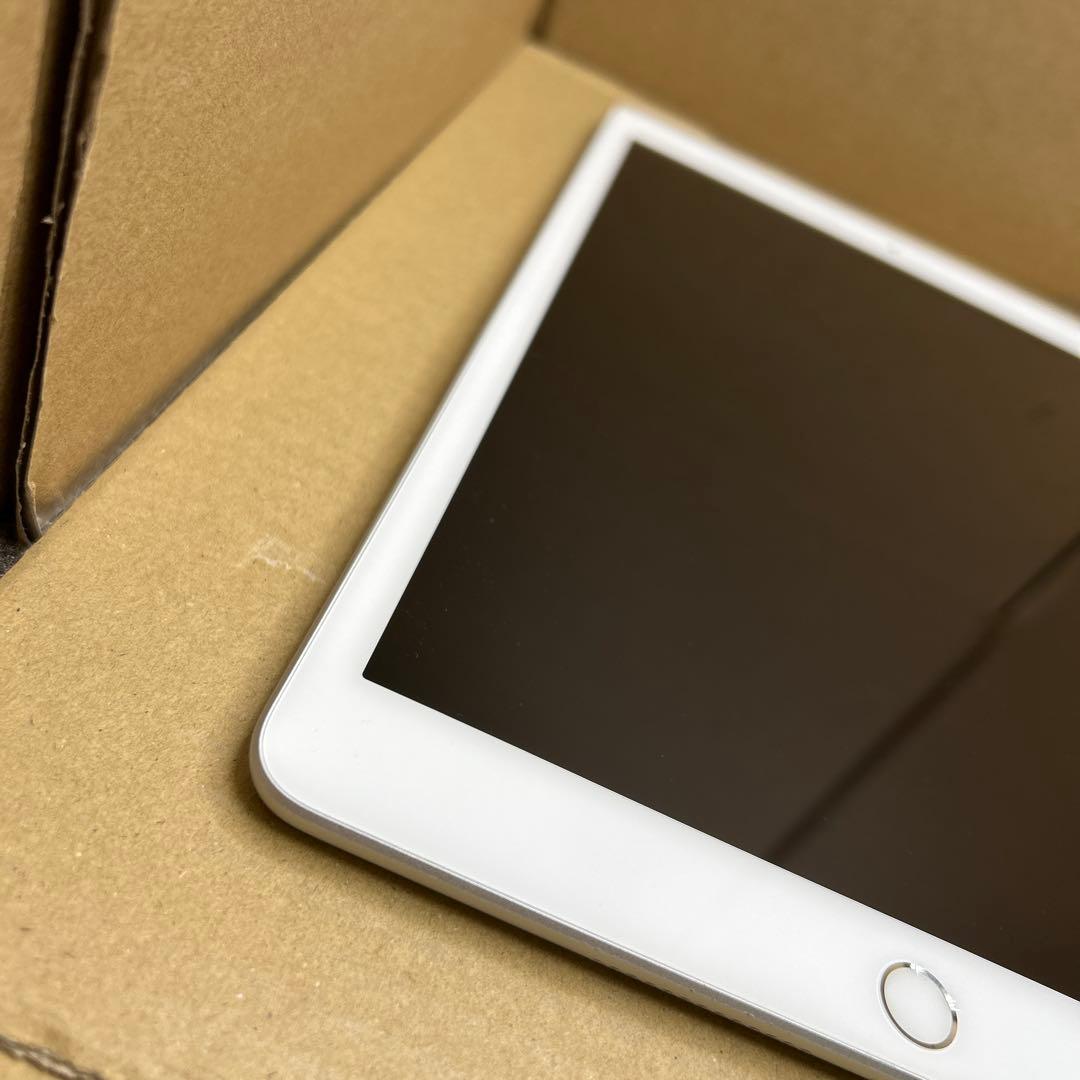 モ*サ様 Apple iPad (第７世代) Wi-Fi 32GB シルバー