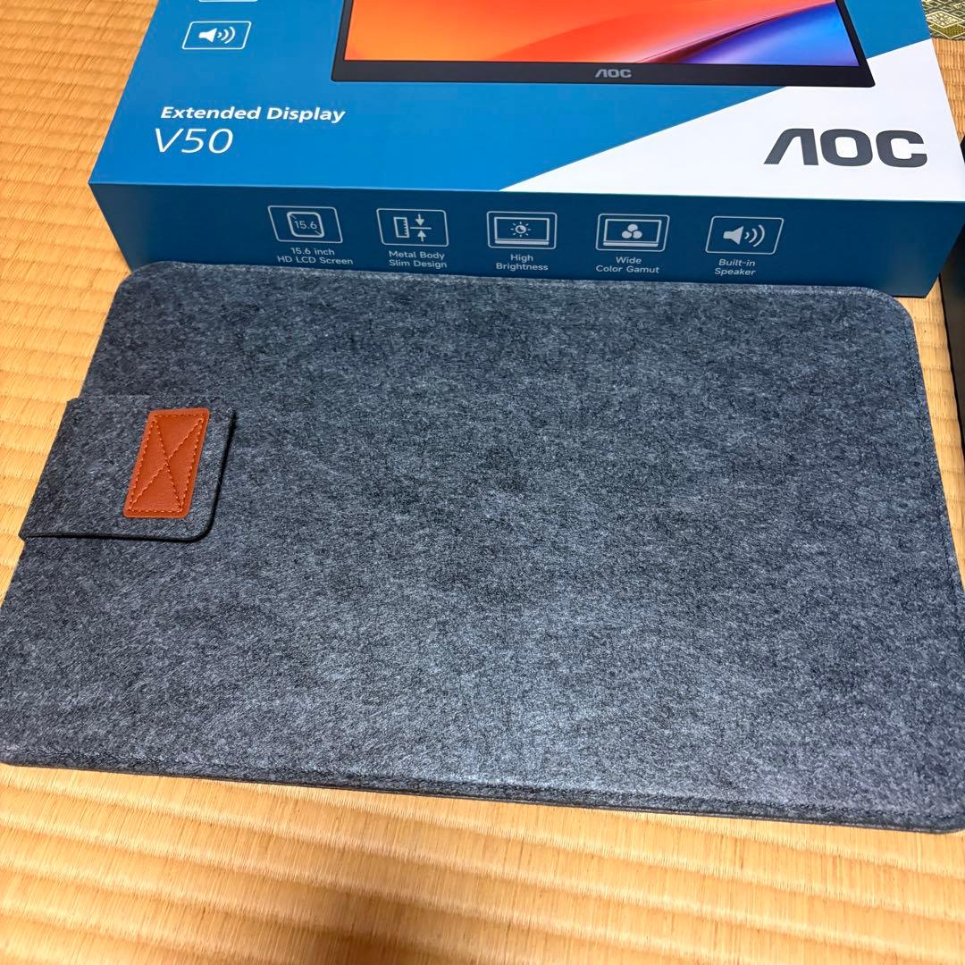 AOC 15.6インチ　モバイルモニター